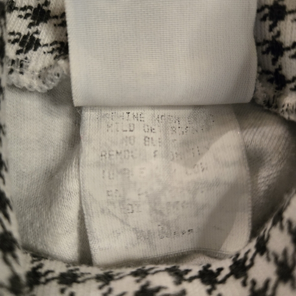 Kelly's Kids Black/white Houndstooth Kids One Piece Romper Apple Design - Picture 4 of 13